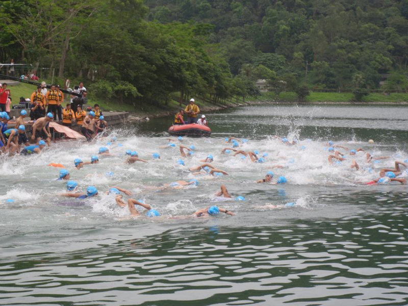 游泳項目在鯉魚潭進行