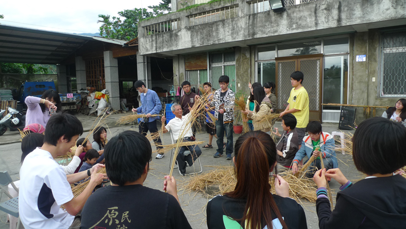 農家體驗課--到田園老師家學編有機稻草