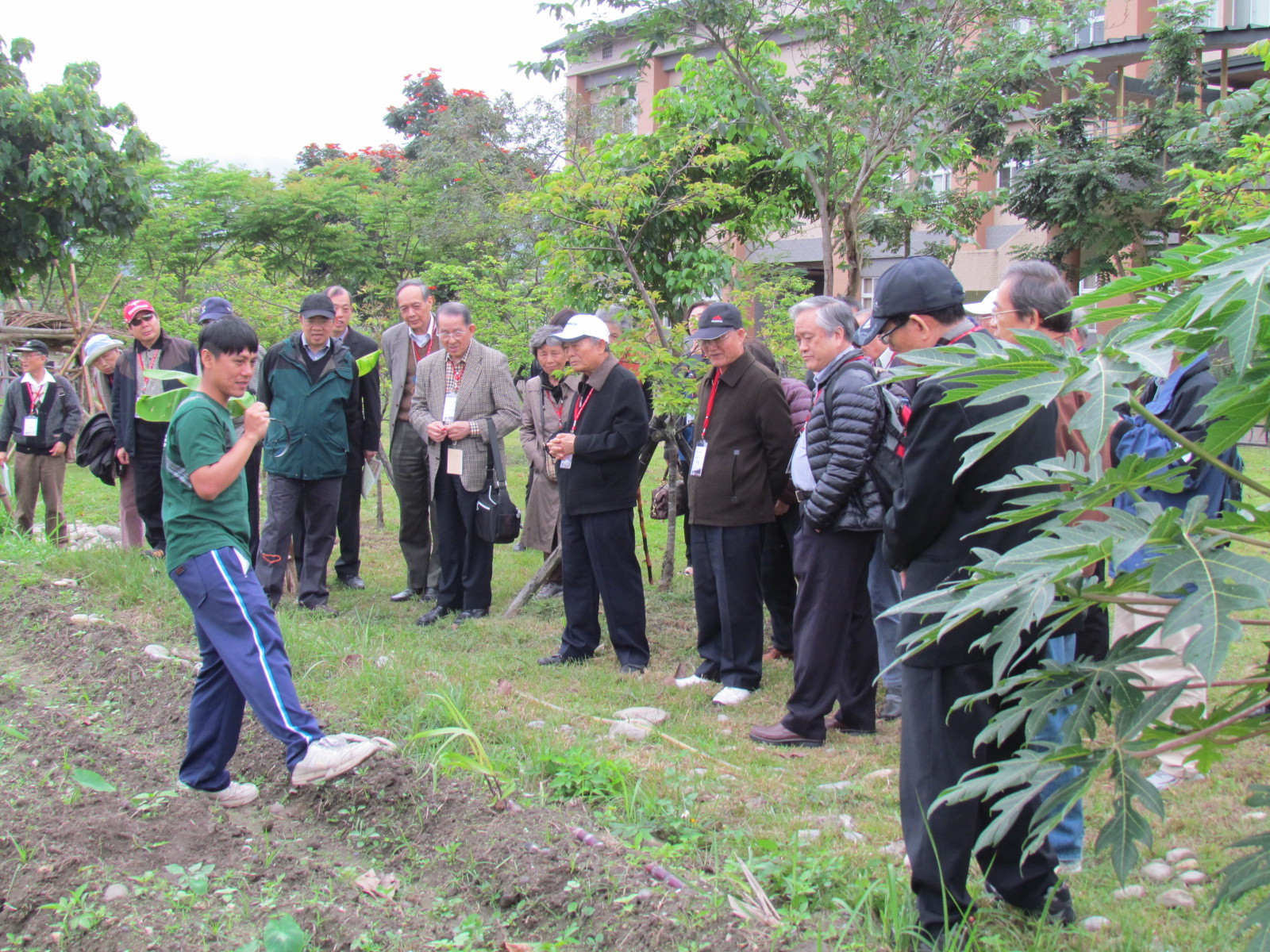 淡江大學菁英校友會參觀原住民民族學院小米園