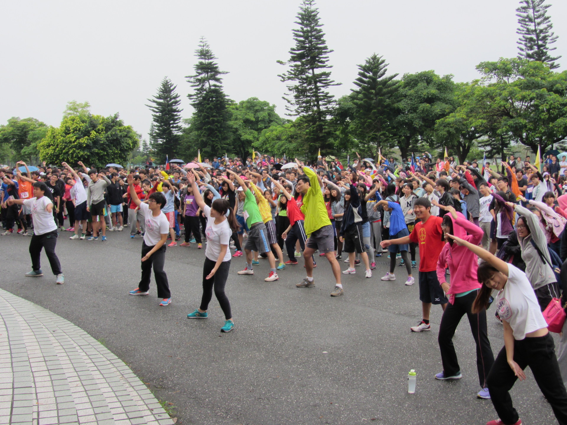 2014年東華盃校園路跑錦標賽運用帶動操暖身