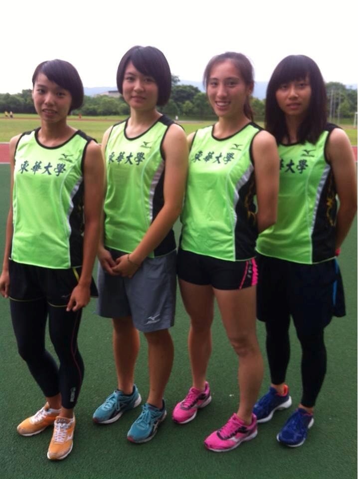 圖為女子甲組4X100公尺接力榮獲第四名成員，由左至右分別為體育二陳鈺茹、體育一郭怡伶、體育二江乃文、體育三陳安琪。