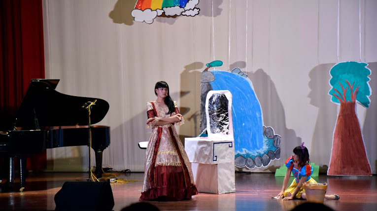鋼琴社結合了精湛的戲劇演出