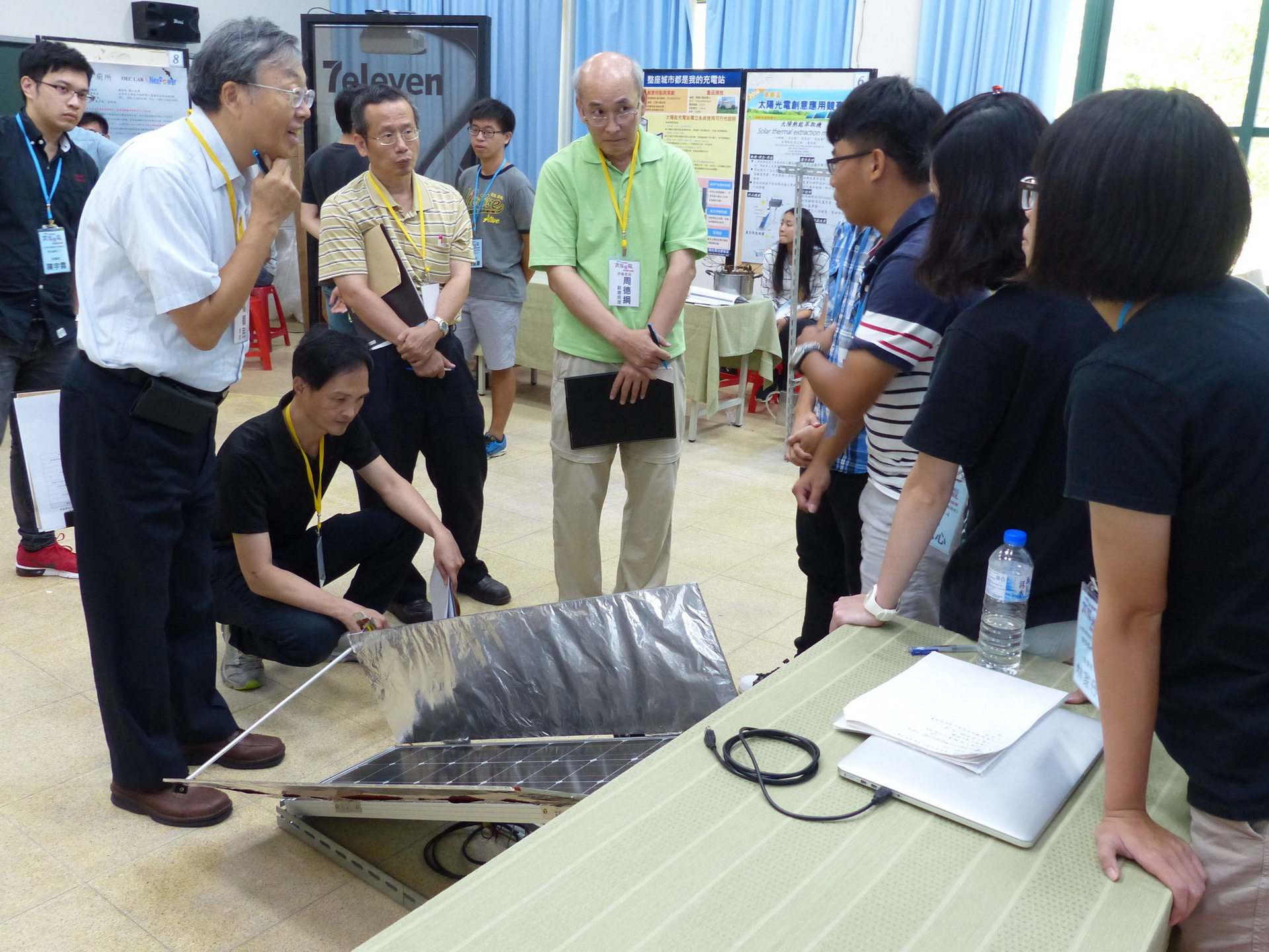 評審評選中