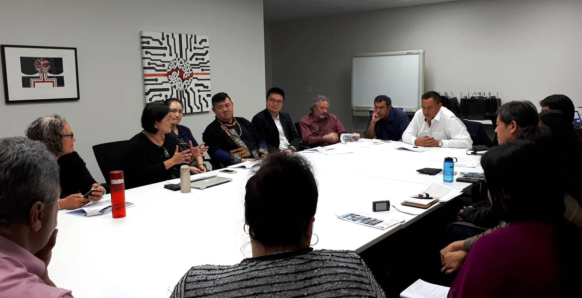 歐提羅毛利大學課程規劃團隊與東華團隊進行原住民族教育主體性經驗分享