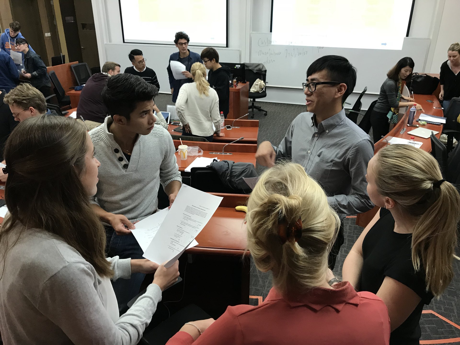 東華大學國企系與同濟大學經營管理學院個案互動討論交流情形