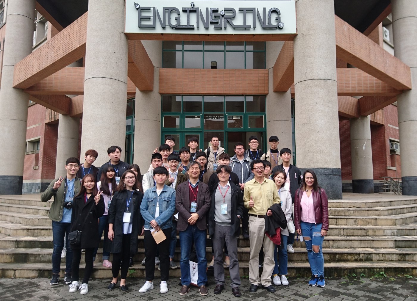 韓國仁荷大學師生團隊參訪本校工程學院