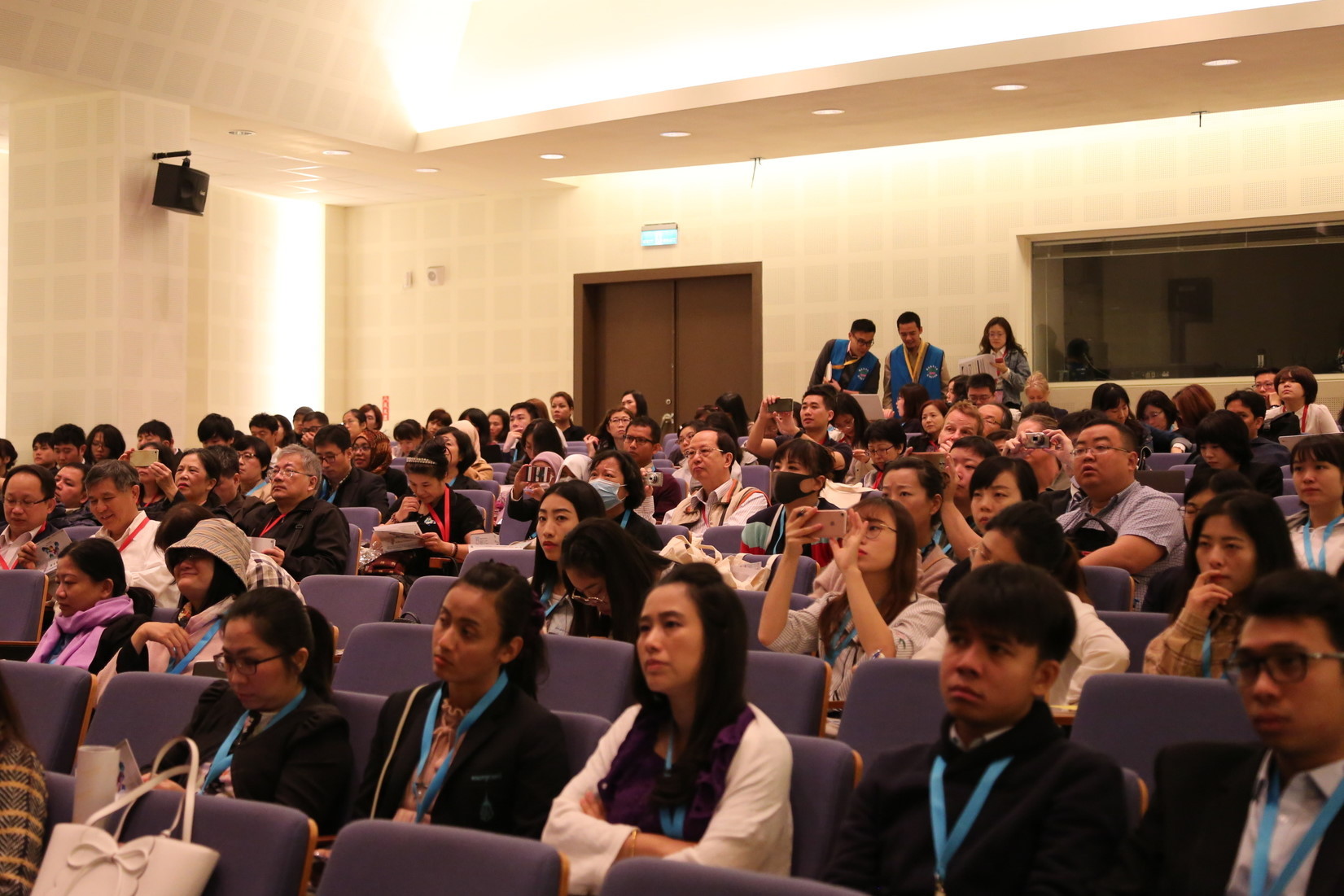 研討會來自15個國家400位學者與會，會場座無虛席