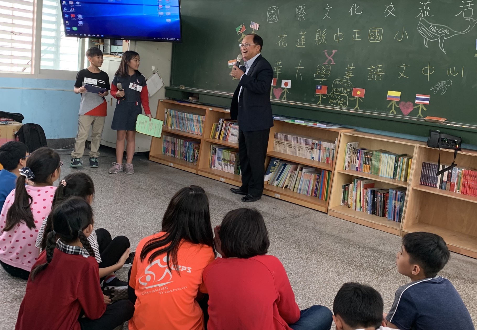 Principal from Zhong Zheng Elementary school, Chen Rong Yang, Welcoming CLC students