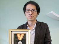 恭賀！藝術與設計學系黃成永助理教授榮獲2012韓國首爾發明獎銀獎