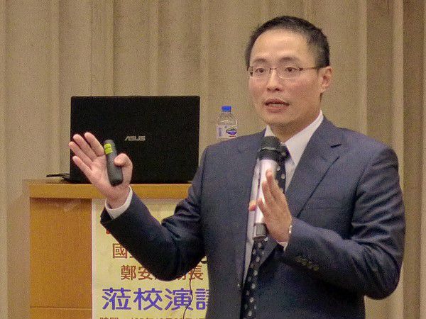 宜大總務長鄭安蒞校演講，創新思維活化建築新價值