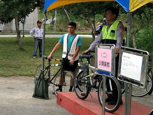 東華大學無主自行車二手拍賣，學生開心喊價競爭激烈